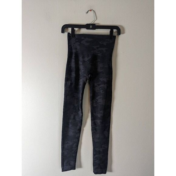 SPANX Look At Me Now Seamless Leggings 'Camo' Size S/P - Picture 2 of 3